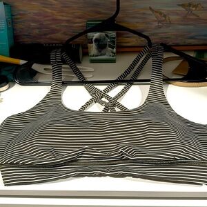 Lululemon energy bra size 8